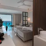 Calypso Resort 4*