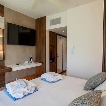 Calypso Beach 4*